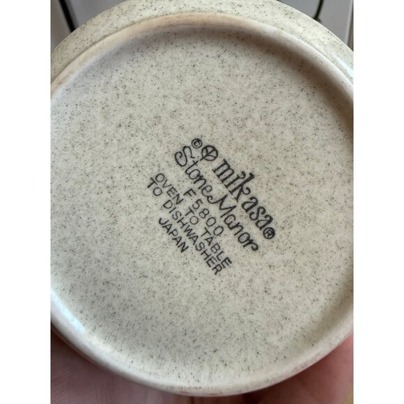 Mikasa Stone Manor Covered Dish with Lid - Picture 7 of 7